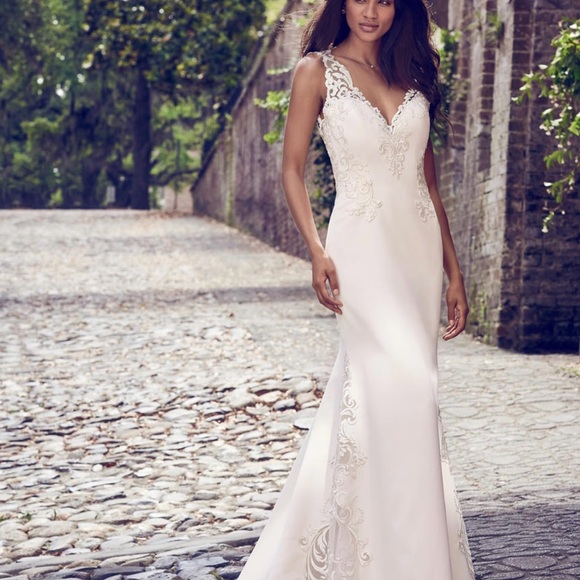 Maggie Sottero Dresses & Skirts - Maggie Sottero Ivory Lace Wedding Dress